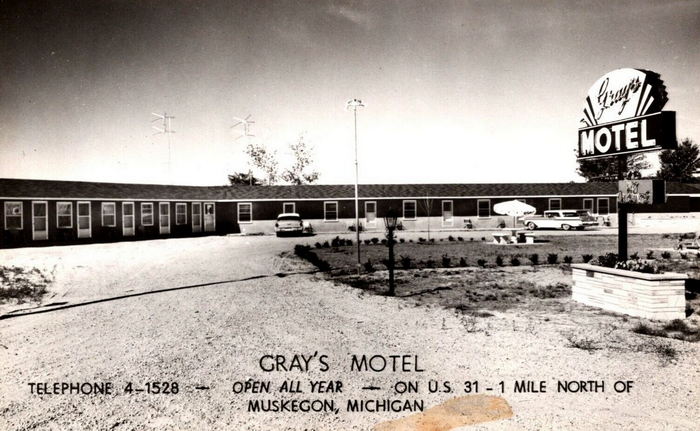 Northside Motel (Rodeway Inn, Grays Motel) - Vintage Postcard As Grays